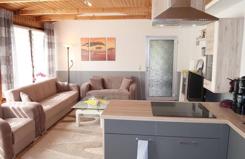 Wangerland Apartment | Cosy apartment for 4 people with WIFI, TV, terrace, pets allowed and parking