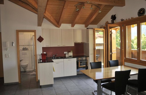 Adelboden Apartment | Cosy apartment for 5 people with WIFI, TV and balcony