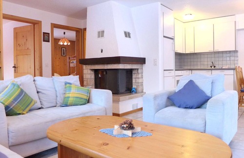 Buerchen Apartment | Cosy apartment for 5 guests with WIFI, TV, patio, pets allowed and panoramic view