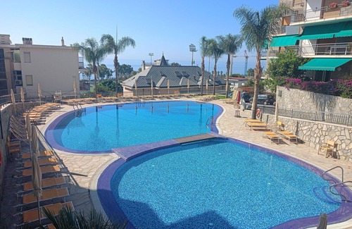 Sanremo Apartment | Cosy apartment for 5 guests with A/C, pool, WIFI and terrace