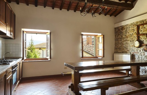 Capolona Apartment | Cosy apartment for 6 guests with WIFI, pool, TV and pets allowed, close to Arezzo