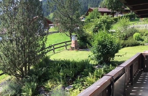 Lenk Apartment | Cosy apartment for 6 people with TV, balcony and pets allowed