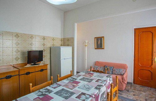 Peschici Apartment | Cosy apartment for 7 people with WIFI, TV, terrace, pets allowed and parking