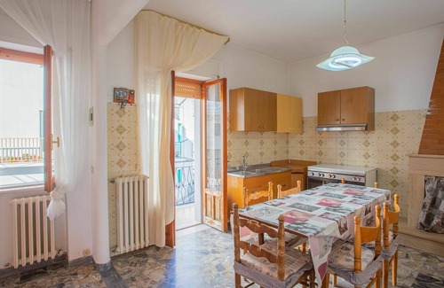 Peschici Apartment | Cosy apartment for 7 people with WIFI, TV, terrace, pets allowed and parking