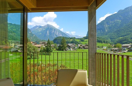Meiringen Apartment | Cosy apartment for 8 people with WIFI, TV, terrace, pets allowed and parking