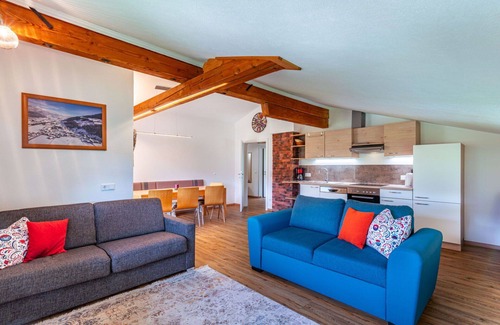 Oberhaus Apartment | Cosy apartment for 8 people with hot tub, WIFI, TV and patio