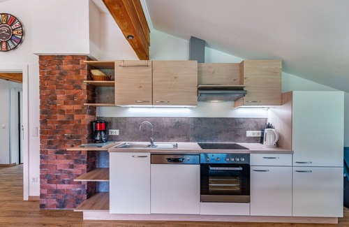Oberhaus Apartment | Cosy apartment for 8 people with hot tub, WIFI, TV and patio
