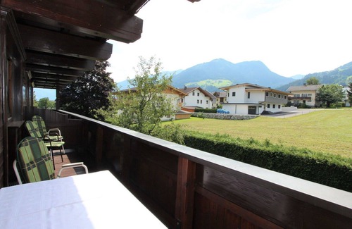 Kapfing Apartment | Cosy apartment for 4 people with WIFI, TV, balcony, pets allowed and panoramic view