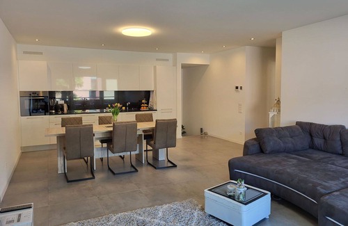 Caslano Apartment | Cosy apartment for 4 guests with WIFI, TV and terrace