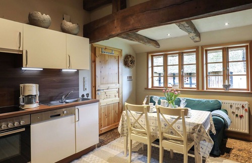 Sandbostel Apartment | Cosy apartment for 5 people with WIFI, TV, terrace, pets allowed and parking