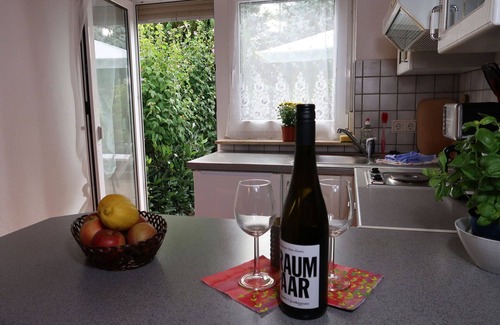 Wesenberg Apartment | Cosy apartment for 4 guests with TV, terrace and pets allowed