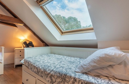 Beuvron-en-Auge House | Cosy apartment in villa for 6 guests with WIFI, TV and terrace