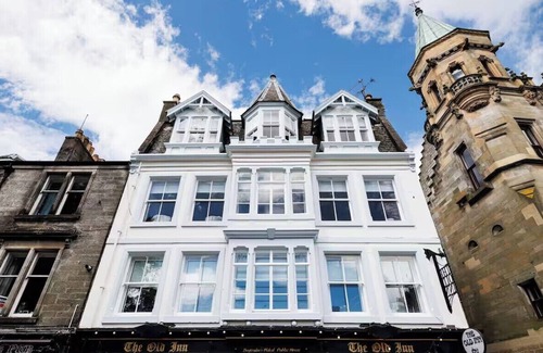 Dunfermline Apartment | Cosy Apartment in the Heritage Quarter - Sleeps 2