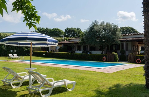 Bolsena Villa | Cosy apartment in villa for 6 guests with pool, WIFI, TV, terrace and pets allowed