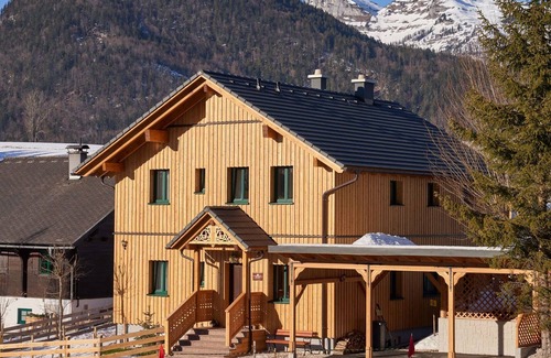 Bad Aussee Villa | Cosy apartment in villa for 2 guests with WIFI, TV, patio, panoramic view and parking