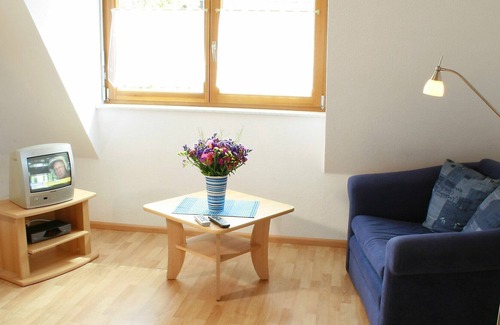 Neuried Villa | Cosy apartment in villa for 2 people with WIFI, TV, patio and parking