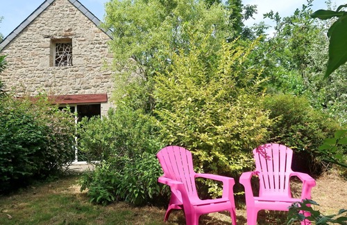 Pont-l'Abbe Villa | Cosy apartment in villa for 4 people with terrace and pets allowed