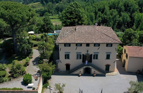 Crespina Villa | Cosy apartment in villa for 18 people with private pool, WIFI, TV, terrace and pets allowed