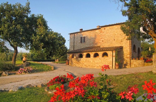Gambassi Terme Villa | Cosy apartment in villa with WIFI, pool, A/C, TV, terrace and panoramic view, close to San Gimig.
