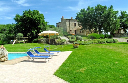Gambassi Terme Villa | Cosy apartment in villa with WIFI, pool, A/C, TV, terrace and panoramic view, close to San Gimig.