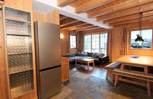 Tux House | Cosy apartment in villa for 9 guests with WIFI, TV, terrace and parking