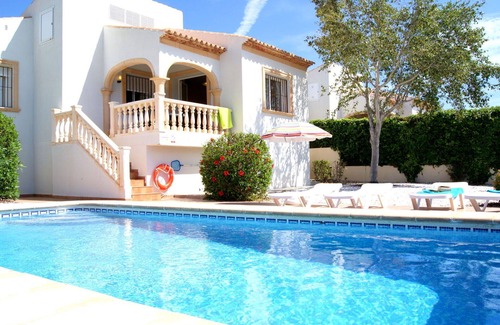 Costa Nova House | Cosy apartment in villa for 4 people with private pool, A/C, WIFI, TV and terrace