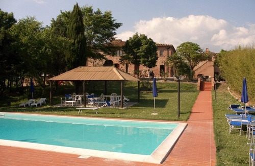 Peccioli Villa | Cosy apartment in villa for 6 people with pool, WIFI, patio and panoramic view
