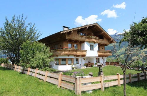 Kapfing Villa | Cosy apartment in villa for 6 guests with WIFI, TV, terrace, pets allowed and panoramic view