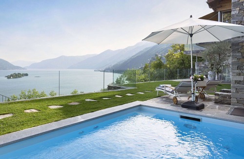 Ascona Villa | Cosy apartment in villa for 2 people with internet, A/C, pool, TV, patio and panoramic view