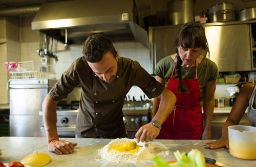 Montebonello Villa | Cosy apartment in villa for 4 guests with WIFI, pool, A/C, TV, patio and pets allowed