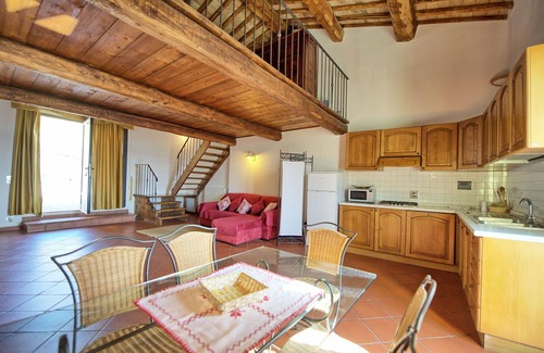 Montebonello Villa | Cosy apartment in villa for 4 guests with WIFI, pool, A/C, TV, patio and pets allowed