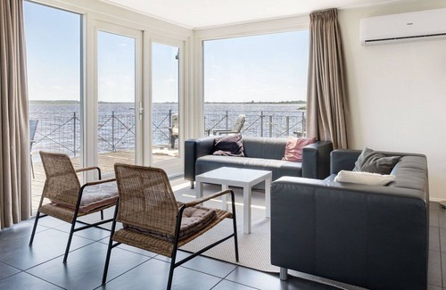 Anjum House | Cosy apartment in villa for 6 guests with WIFI, A/C, TV, terrace and parking