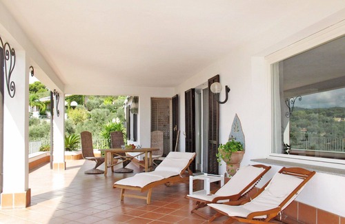 Monade Santa Lucia Villa | Cosy apartment in villa with WIFI, pool, A/C, TV, patio, pets allowed and panoramic view
