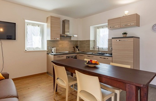 Novate Mezzola Apartment | Cosy apartment for 5 guests with WIFI, TV and balcony