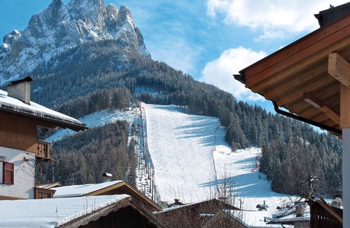 San Giovanni di Fassa Apartment | Cosy apartment for 5 guests with WIFI, TV, terrace and parking