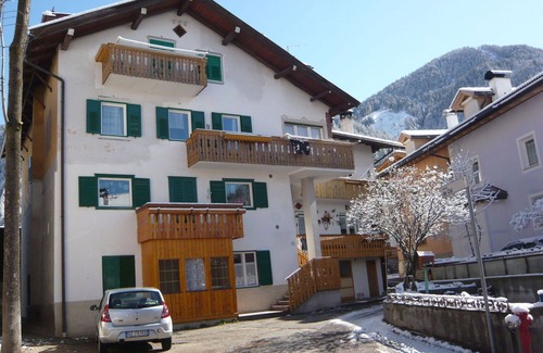 San Giovanni di Fassa Apartment | Cosy apartment for 8 guests with WIFI, TV and balcony