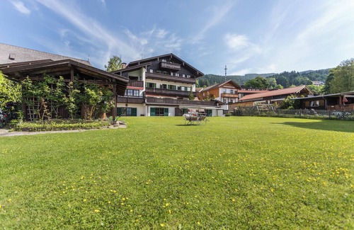 Schliersee Apartment | Cosy Apartment Riepl with Lake Access, Garden, Balcony & Wi-Fi