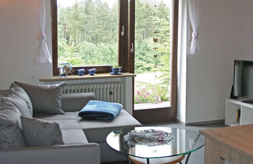 Goessweinstein Apartment | Cosy apartment with terrace and garden access in a quiet wooded area