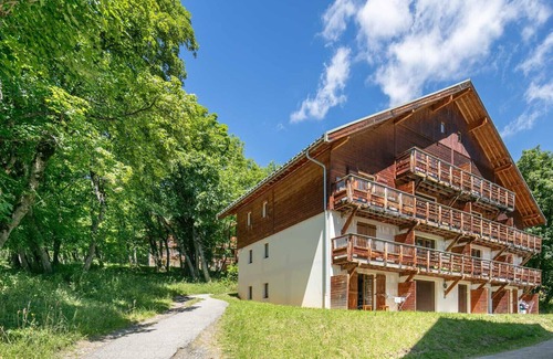 Saint-Sorlin-d'Arves Apartment | Cosy apt 4/6 ppl, terrace, heated pool