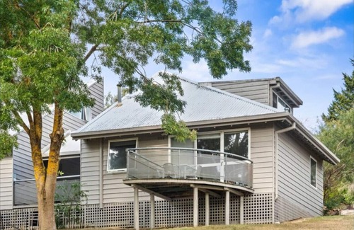 Merrijig Apartment | Cosy Base Camp Retreat at Mt Buller Stays