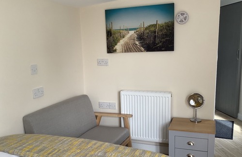 Kingsbridge Cabin | Cosy Cabin for two with Countryside Views, near Kingsbridge and Salcombe