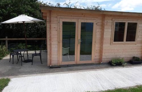 Truro Ski Chalet | Cosy cabin for two