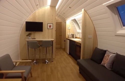 Kirkby Stephen Cabin | Cosy Cabin with Amazing Views and Relaxing Hot Tub