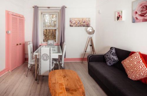 Tollcross Apartment | Cosy Central Apartment by the Meadows 11