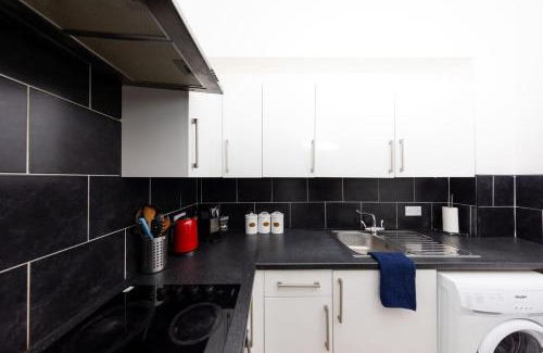 Tollcross Apartment | Cosy Central Apartment by the Meadows 11