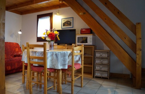 Joursac Ski Chalet | Cosy chalet in a quiet location, with breathtaking mountain views. Pets welcome!