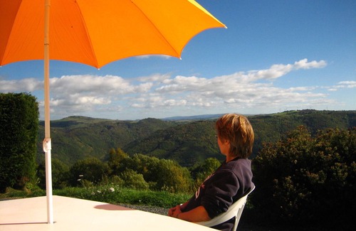 Joursac Ski Chalet | Cosy chalet in a quiet location, with breathtaking mountain views. Pets welcome!