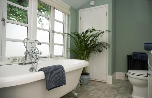 Oxford House | Cosy City-Centre House near Train Station & Business School, with Garden
