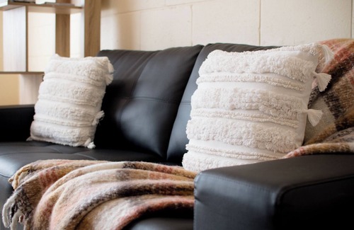 East Launceston Apartment | Cosy & Convenient: WiFi & Parking