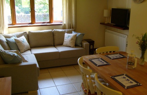 Sheviock Cottage | Cosy Converted Barn Cottage in Peaceful Rural Wooded Setting, Close to the Coast